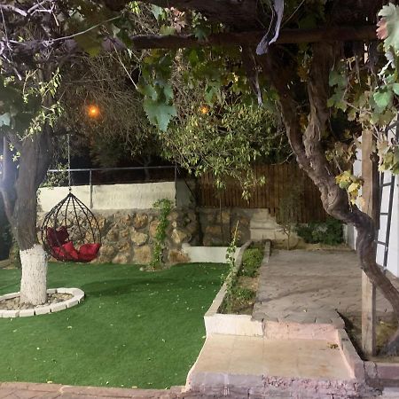 Tayoon Host Apartment Jarash Exterior foto
